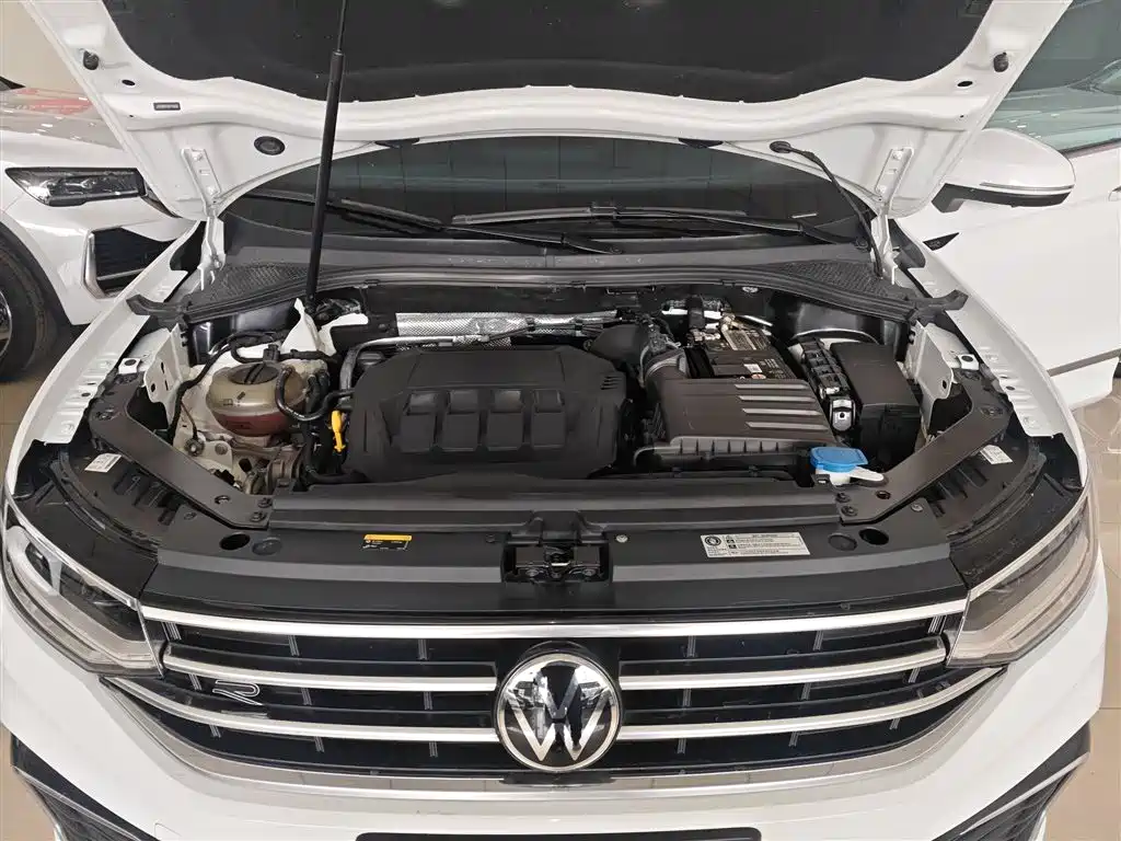 Volkswagen Tiguan L 2023 330TSI Auto 2WD R-Line Premium Edition фото 16