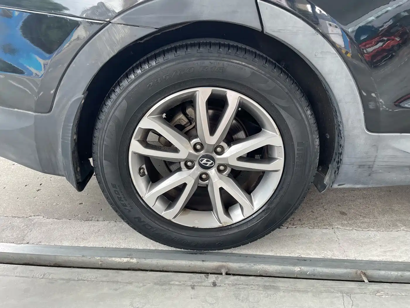 Фото 24 - Hyundai Santa Fe