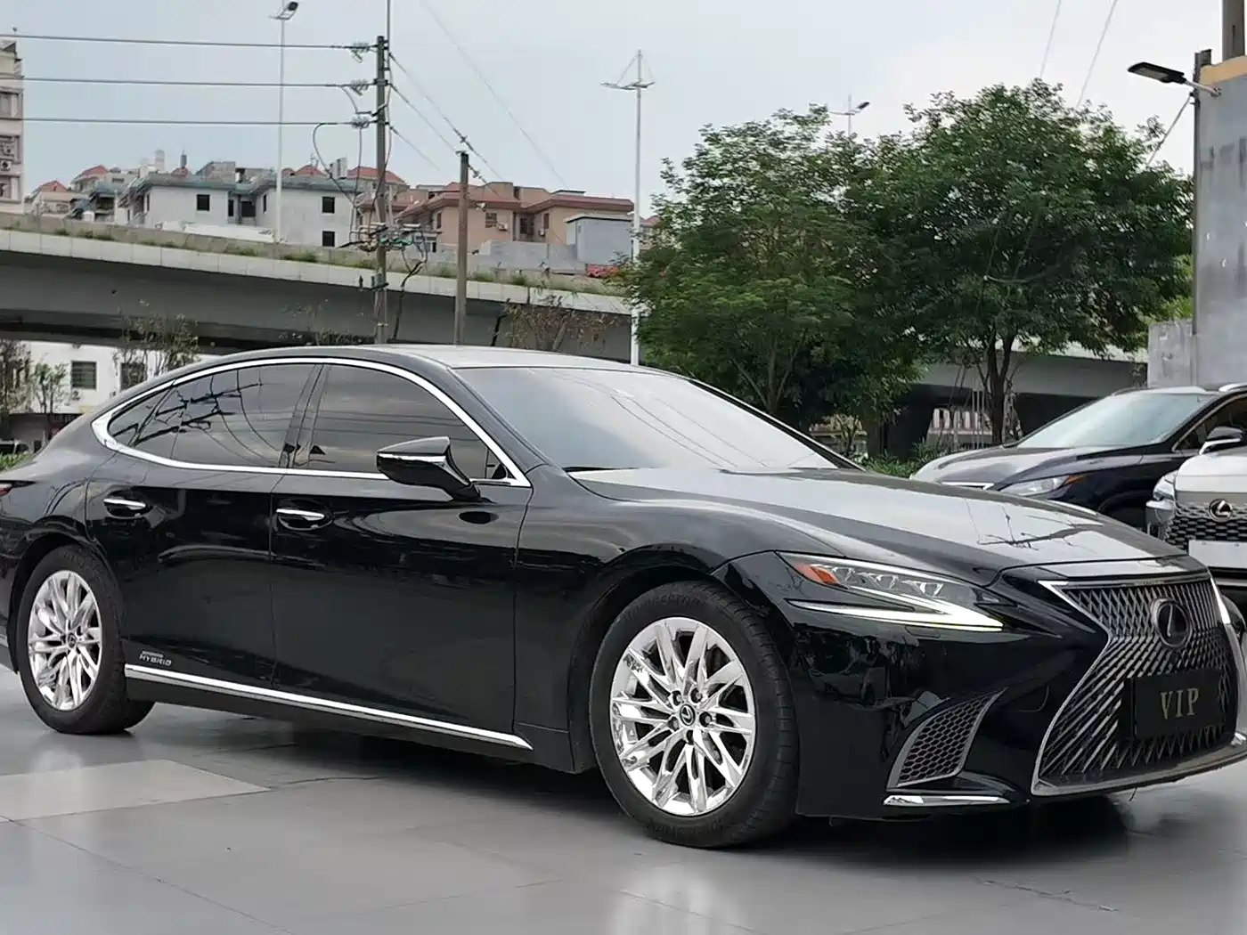 LEXUS LS
