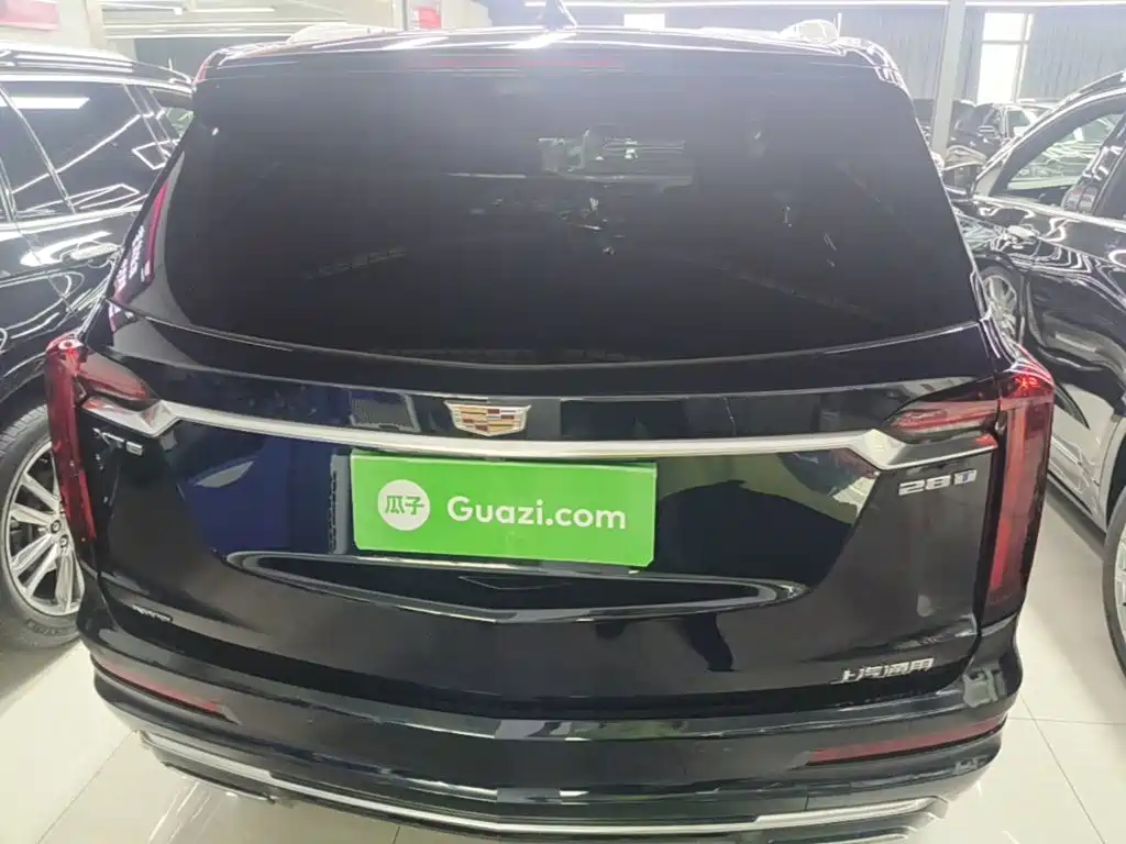 Photo 6 - Cadillac XT6