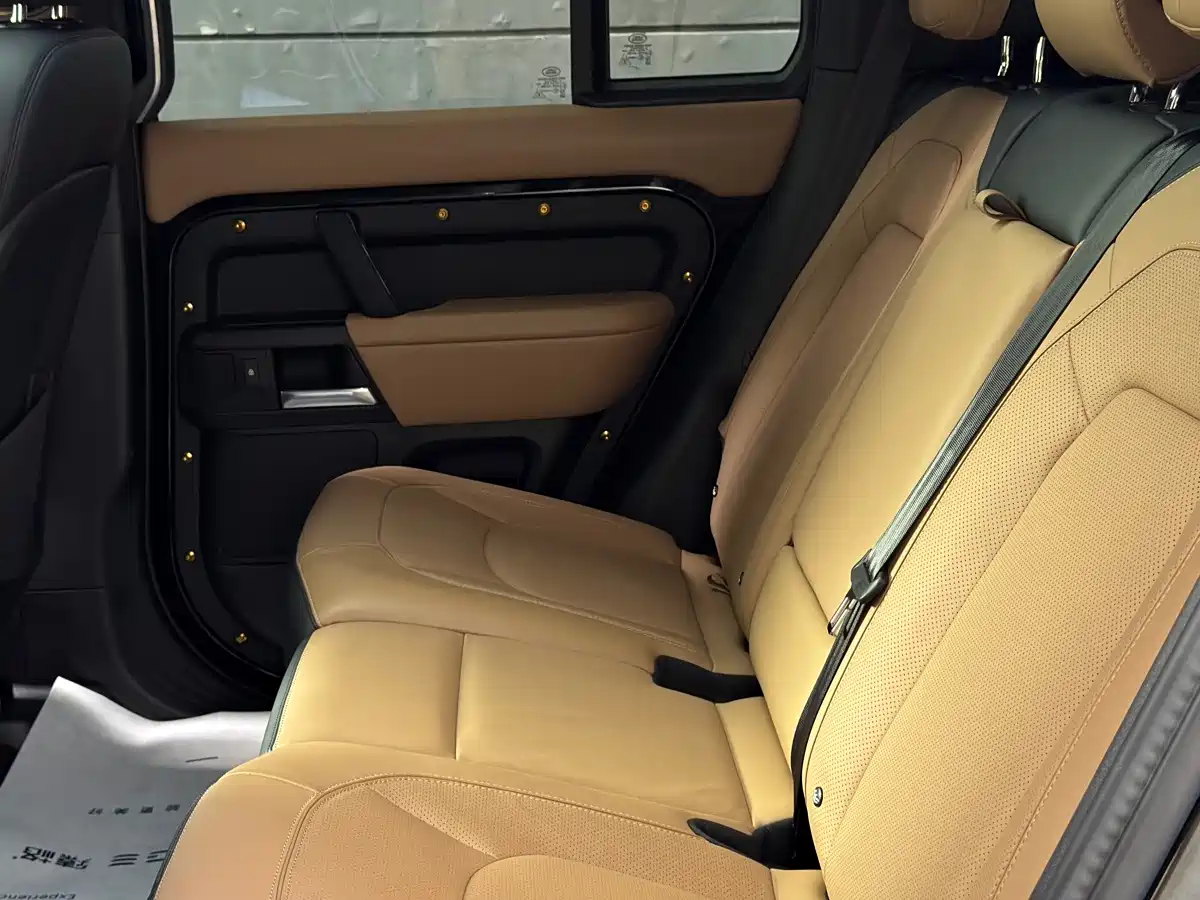Фото 22 - Land Rover Defender