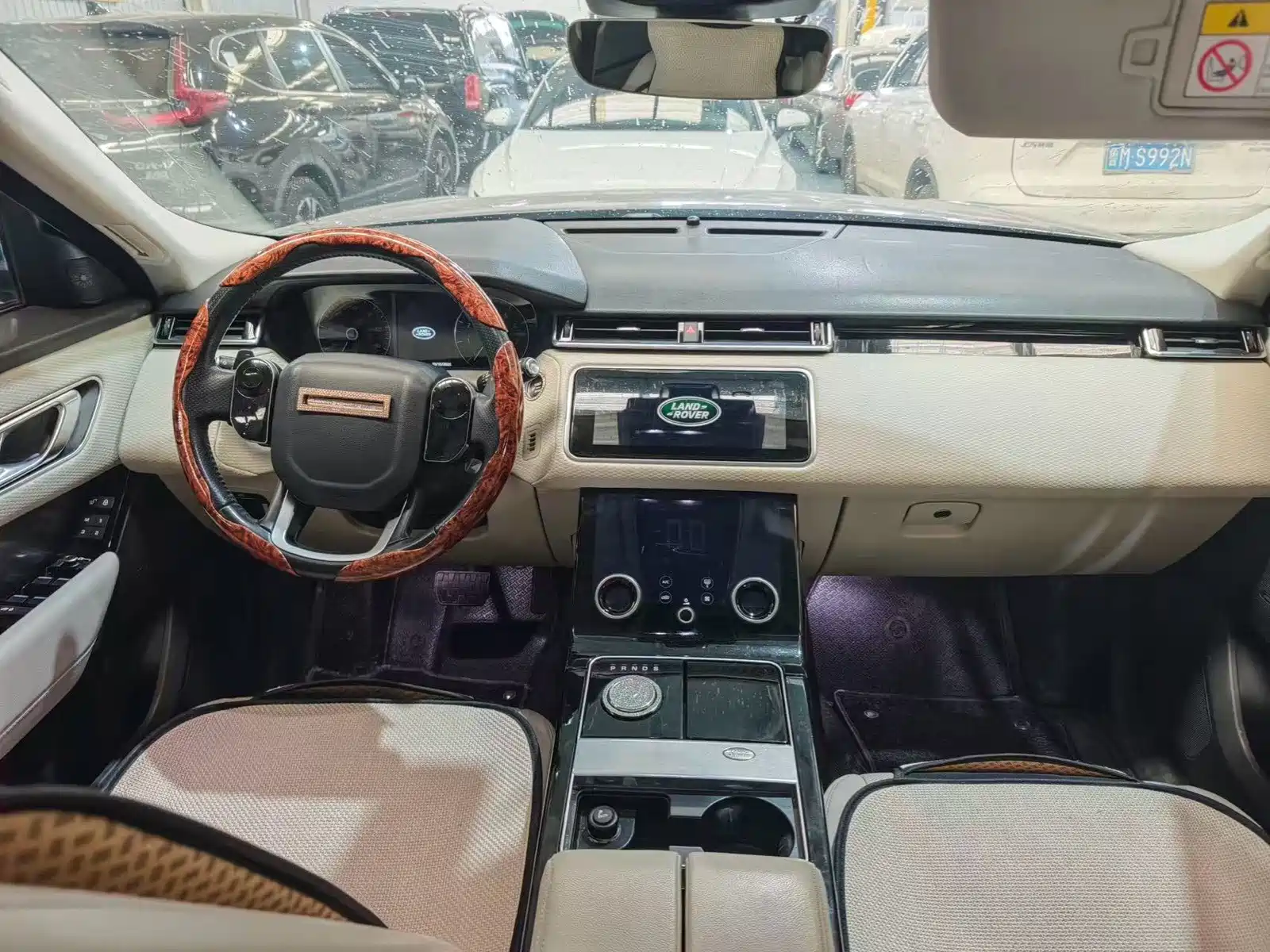 Фото 4 - Land Rover Range Rover Velar