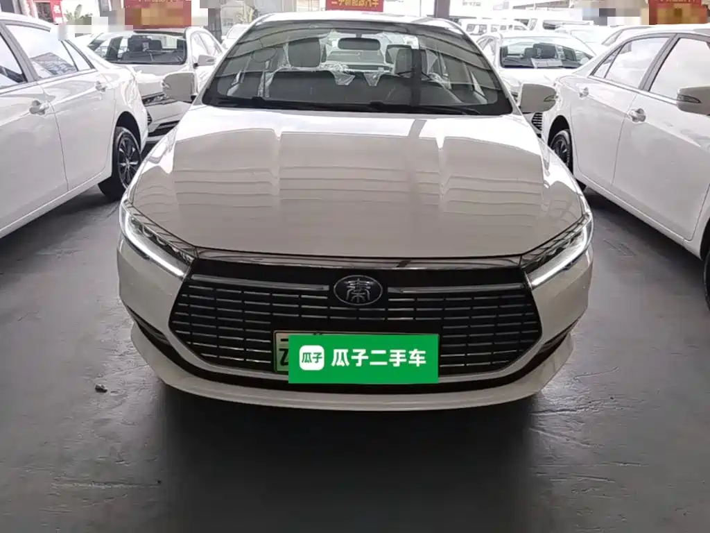Фото 3 - BYD Qin New Energy