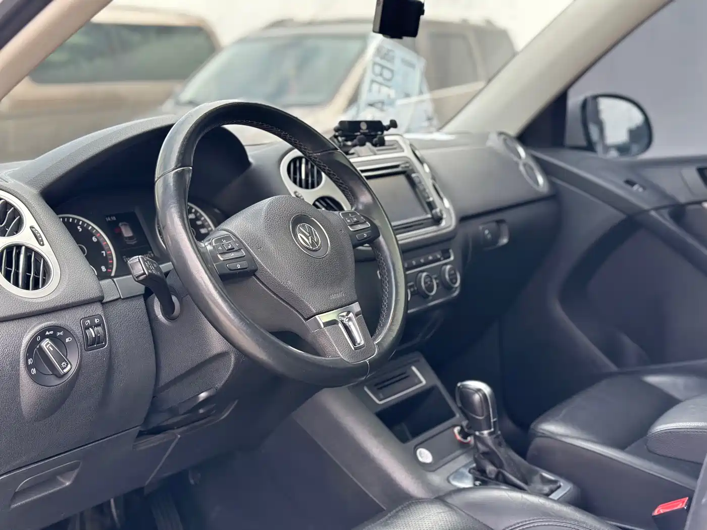 Volkswagen Tiguan 2015 1.8TSI Automatic 2WD Trendline фото 4