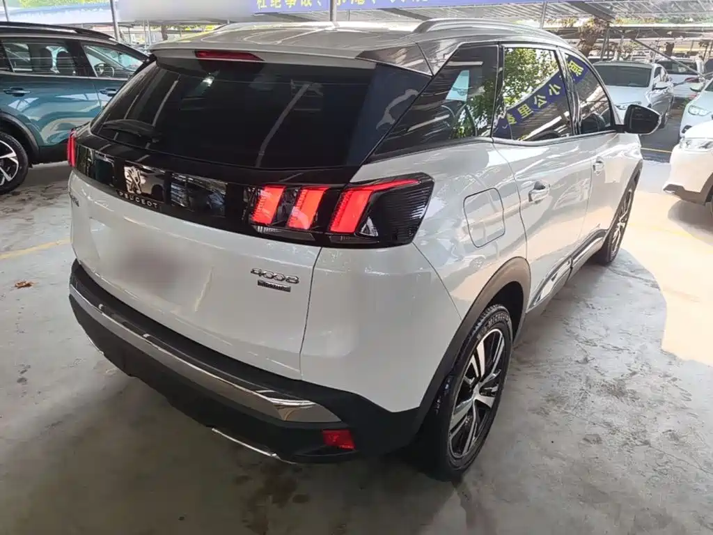 Фото 7 - Peugeot 4008
