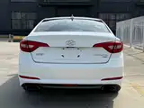 Photo 5 - Hyundai Sonata