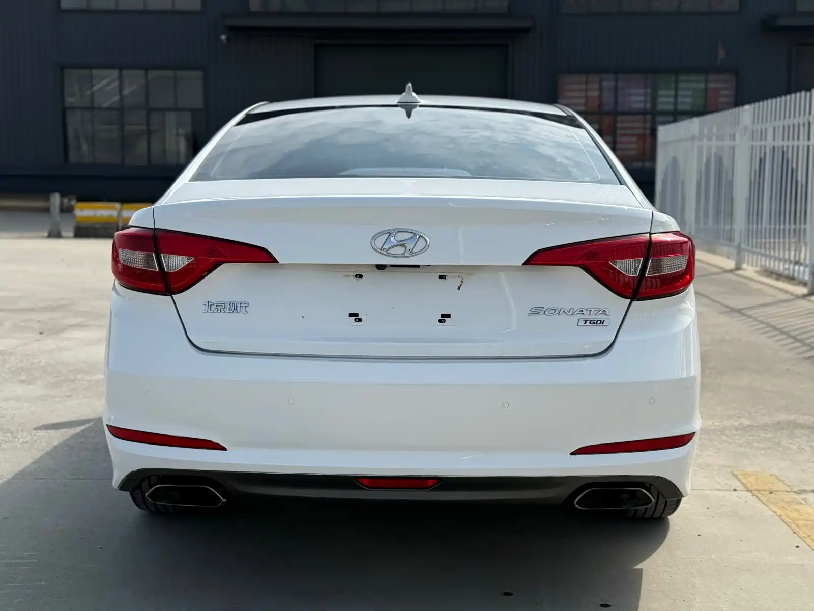 Photo 5 - Hyundai Sonata