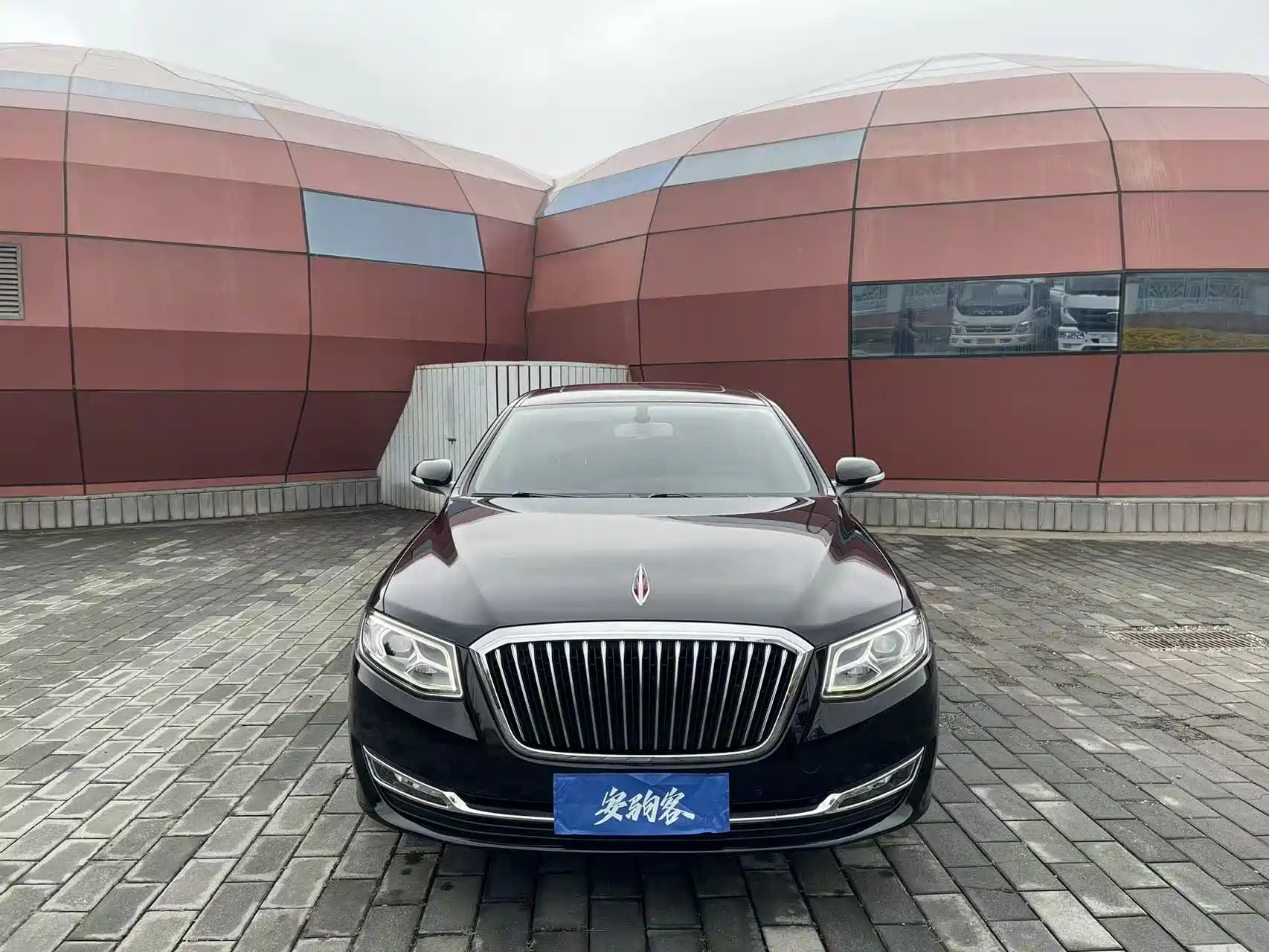 صورة 2 - Hongqi H7