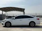 Photo 3 - Hyundai Sonata