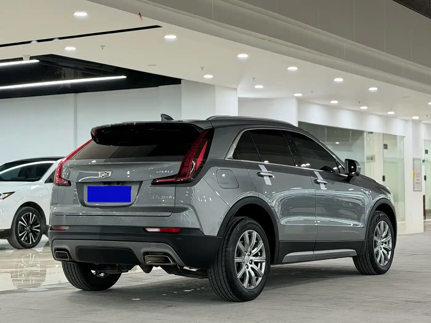 Photo 8 - Cadillac XT4