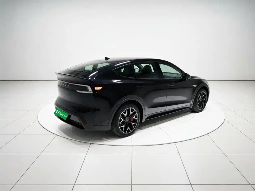 Tesla Model Y L 2026 2025 Facelift Long Range AWD