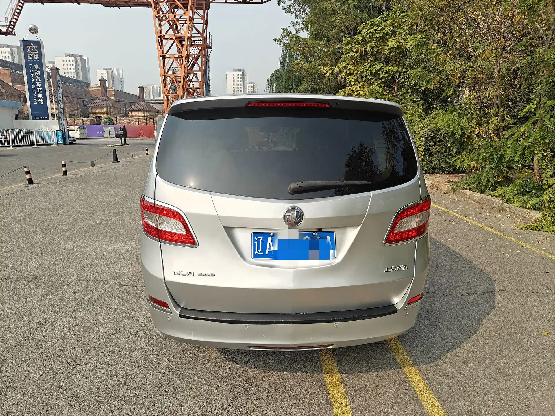 Photo 16 - Buick GL8