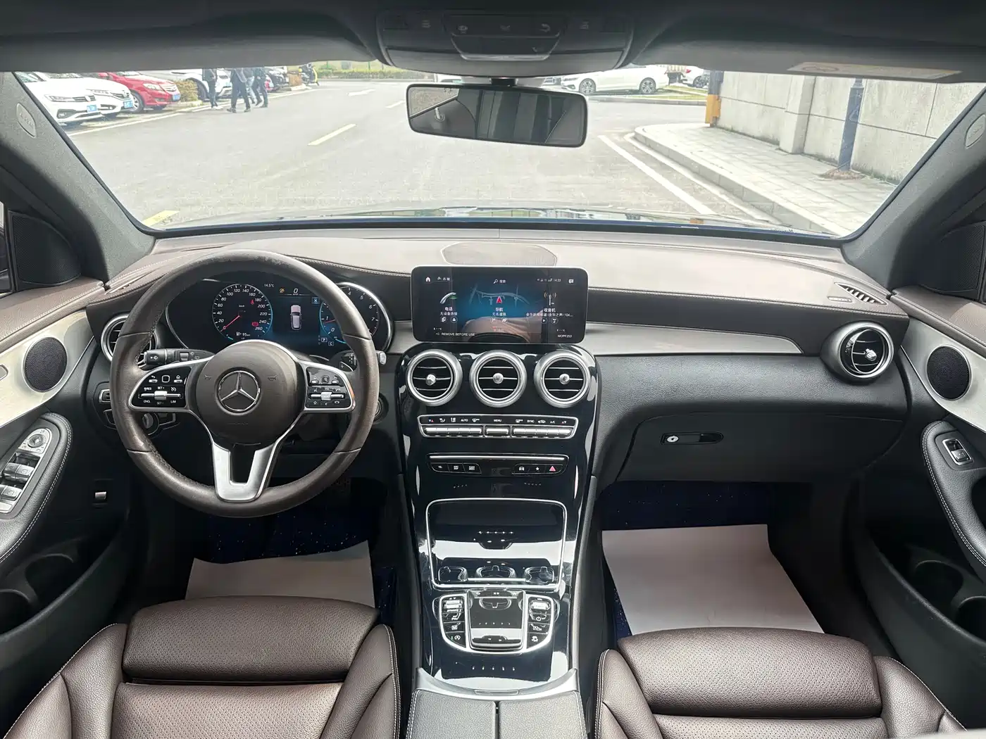Mercedes-Benz GLC 2022 Model GLC 260 L 4MATIC Dynamic Edition фото 12
