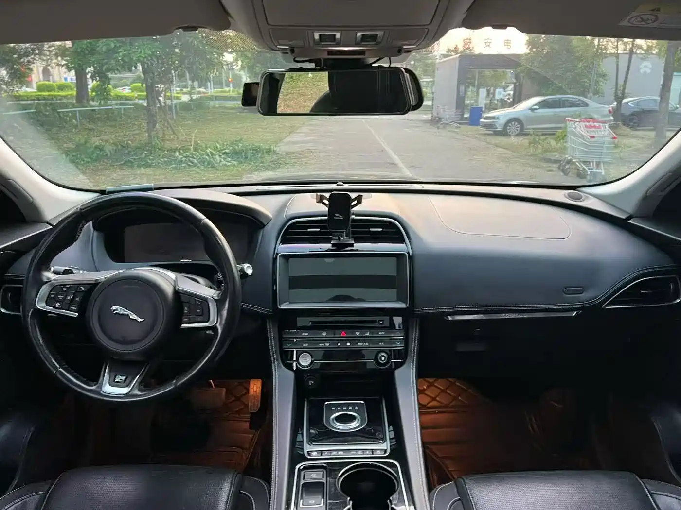 Jaguar F-PACE 2017 2016 2.0T FWD R-Sport Edition