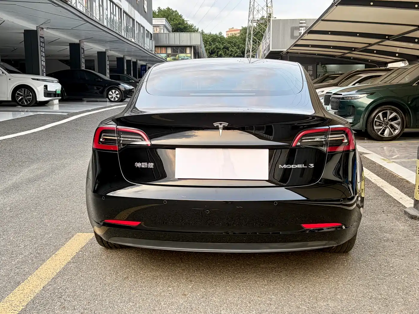 TESLA MODEL 3