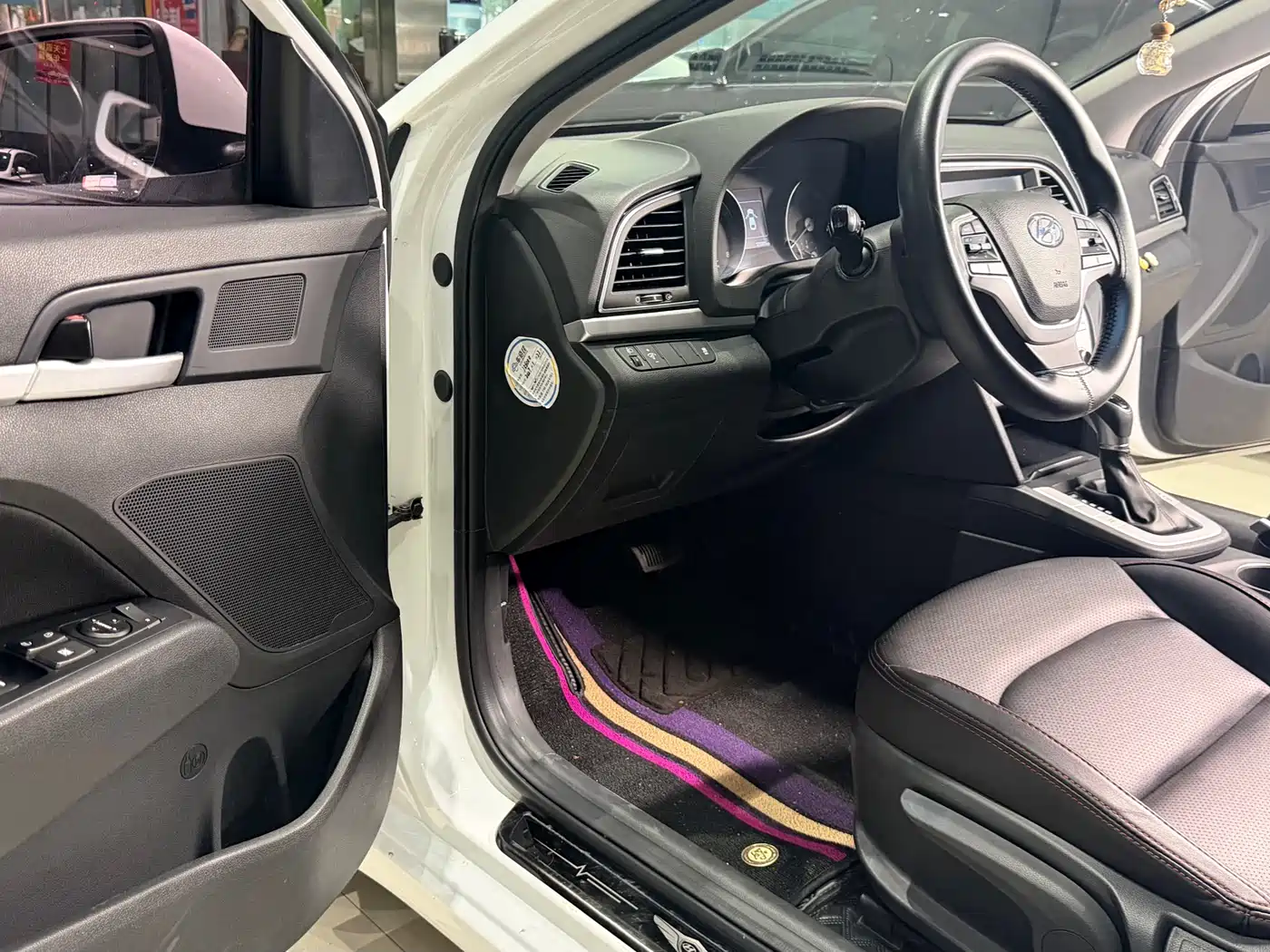 Hyundai Elantra 2016 Model 1.6L Automatic Smart Elite фото 11