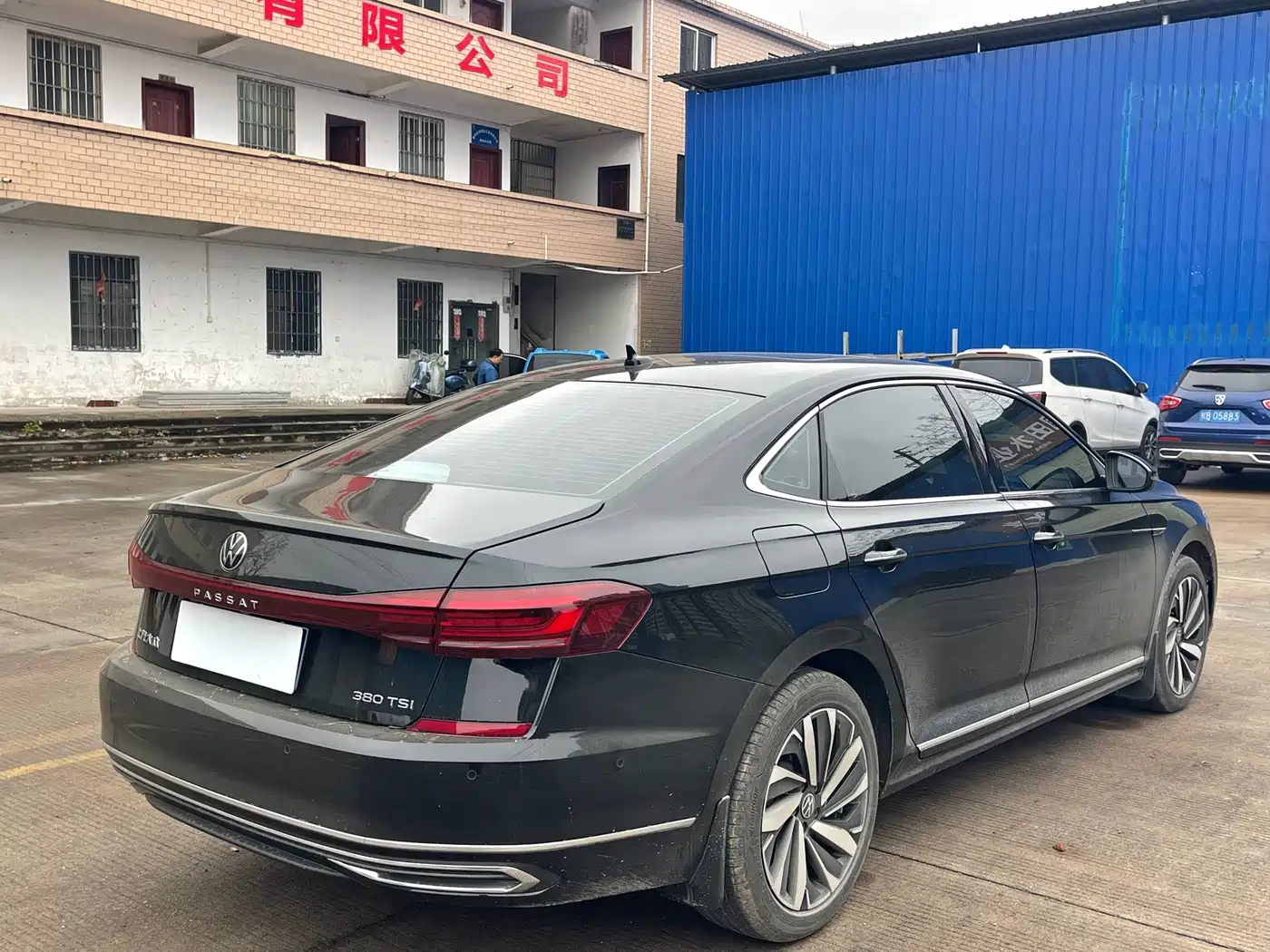 VOLKSWAGEN PASSAT