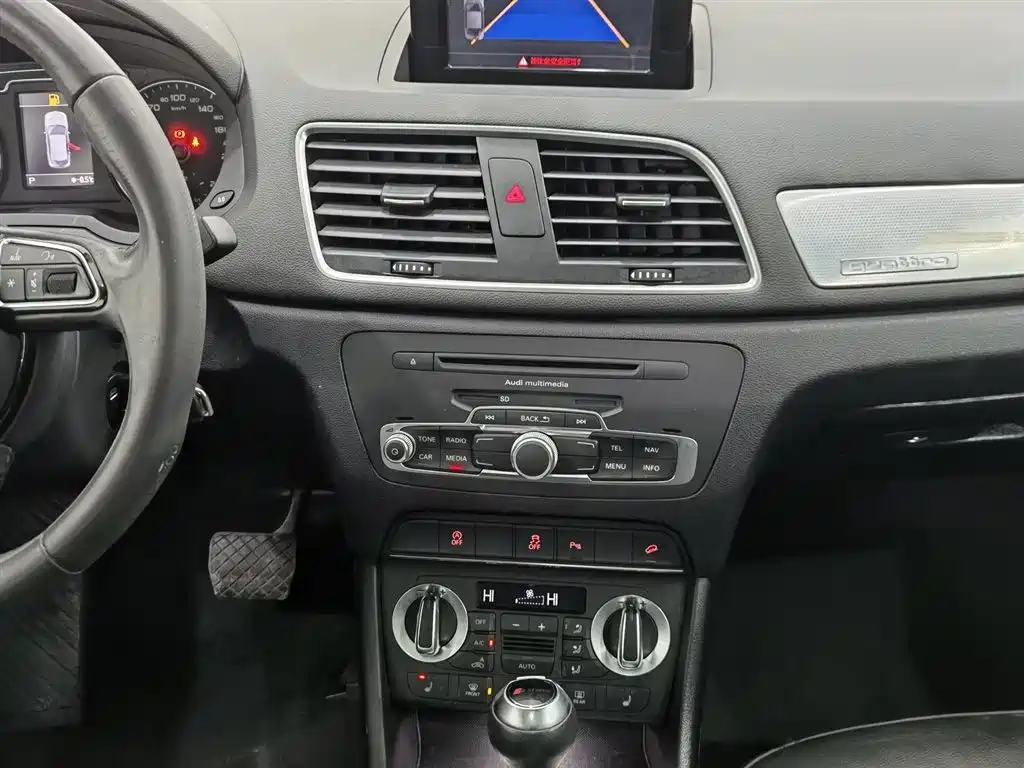 Audi Q3 2015 35 TFSI quattro Technology фото 12