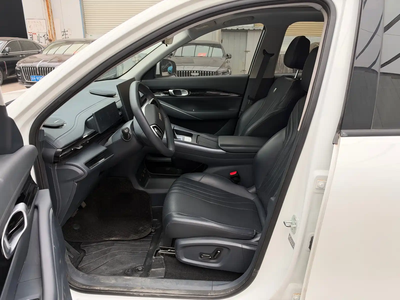 Photo 3 - Geely Galaxy Galaxy E5
