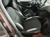 Фото 25 - Peugeot 2008