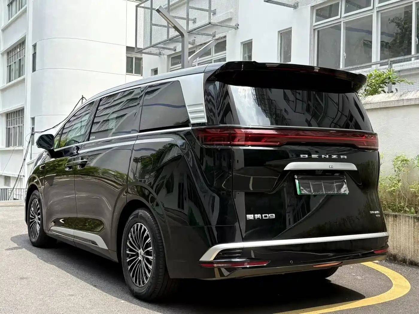 2026 Denza D9