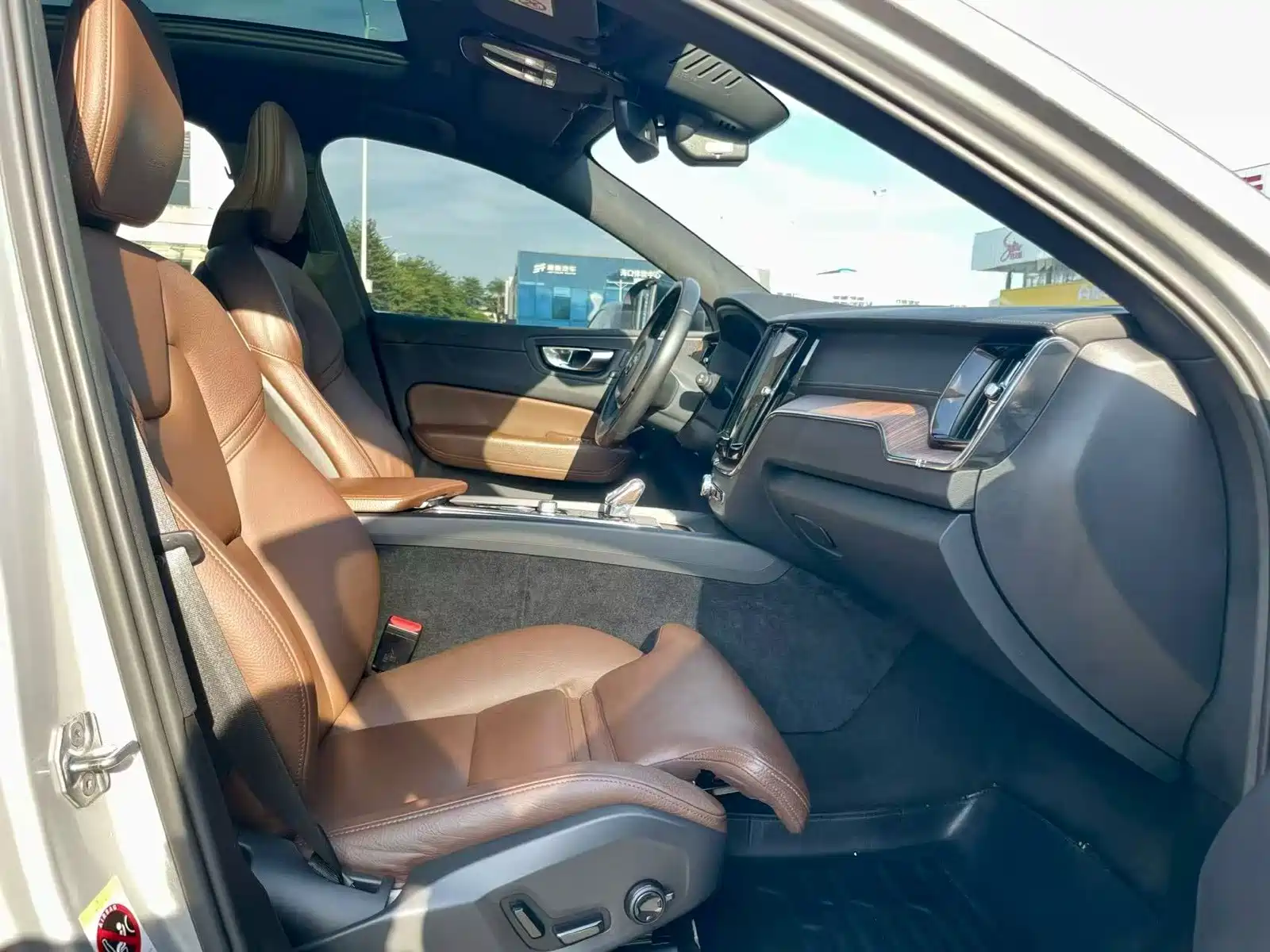 Фото 4 - Volvo XC60