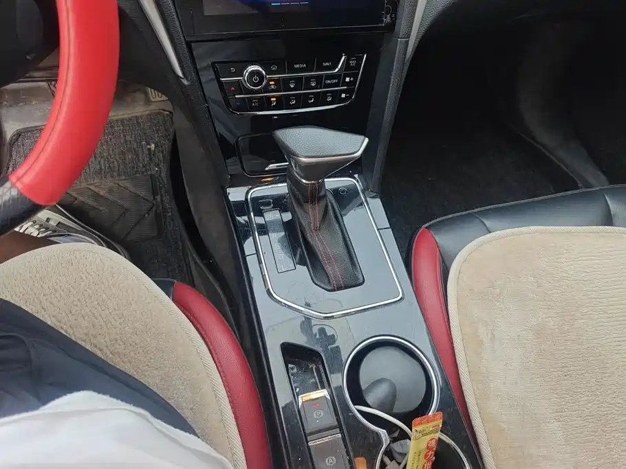 Venucia D60 2019 2019 100K Glory 1.6L XL CVT Chen Ku Edition China VI