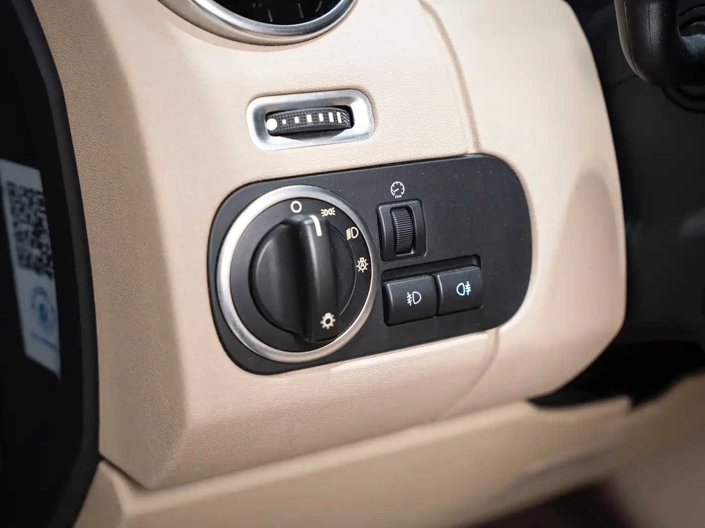 Land Rover Discovery 2015 3.0 SC V6 SE фото 23