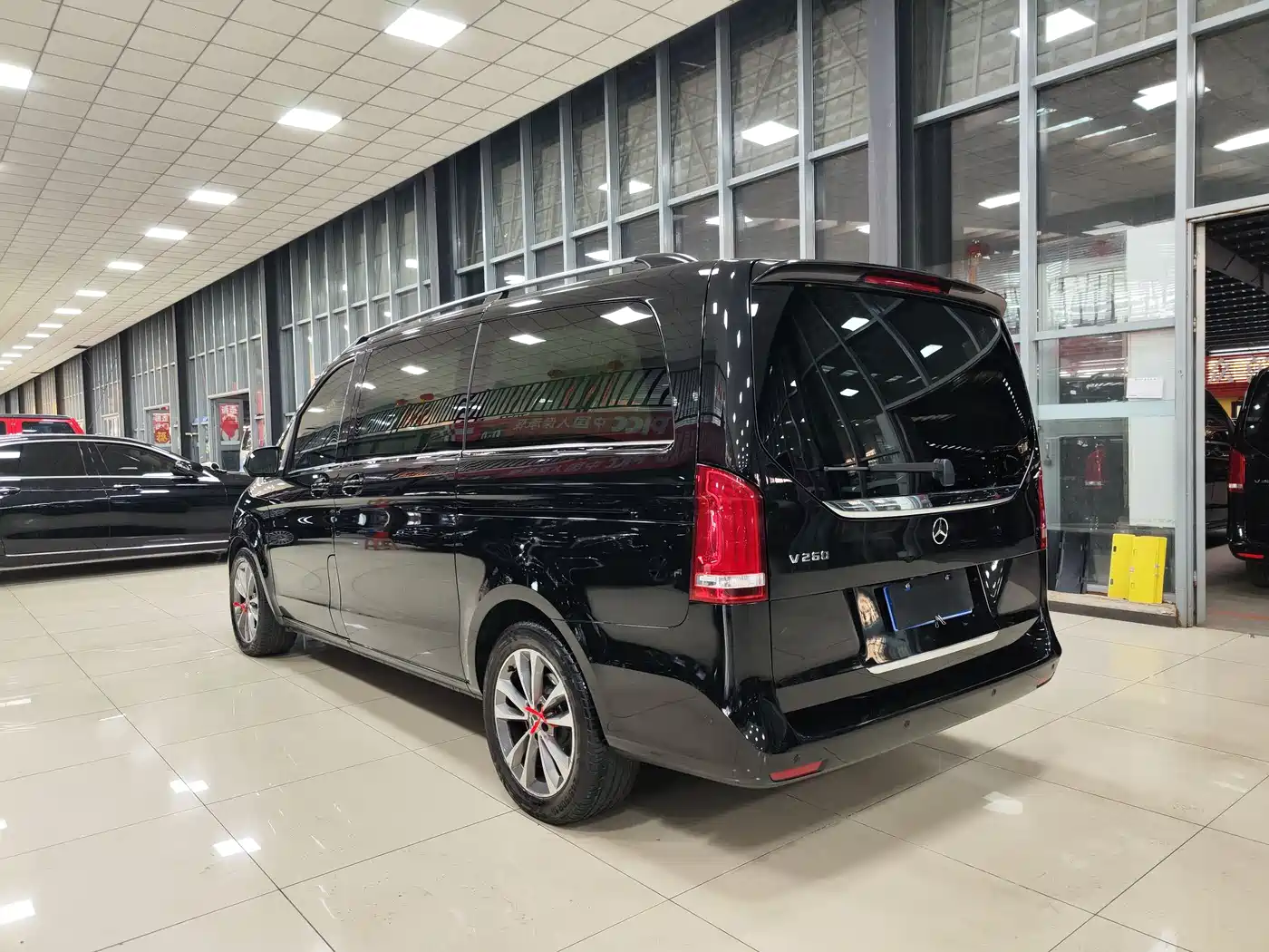 Mercedes-Benz V-Class 2021 V 260 Pilot Edition фото 31