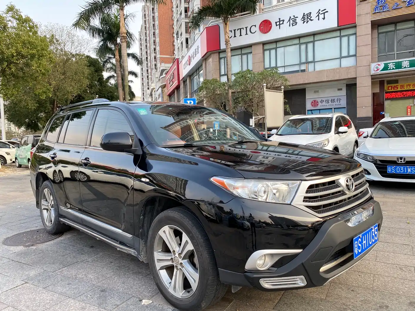 Toyota Highlander 2012 2.7L 2WD 5-seater Sport Edition фото 3
