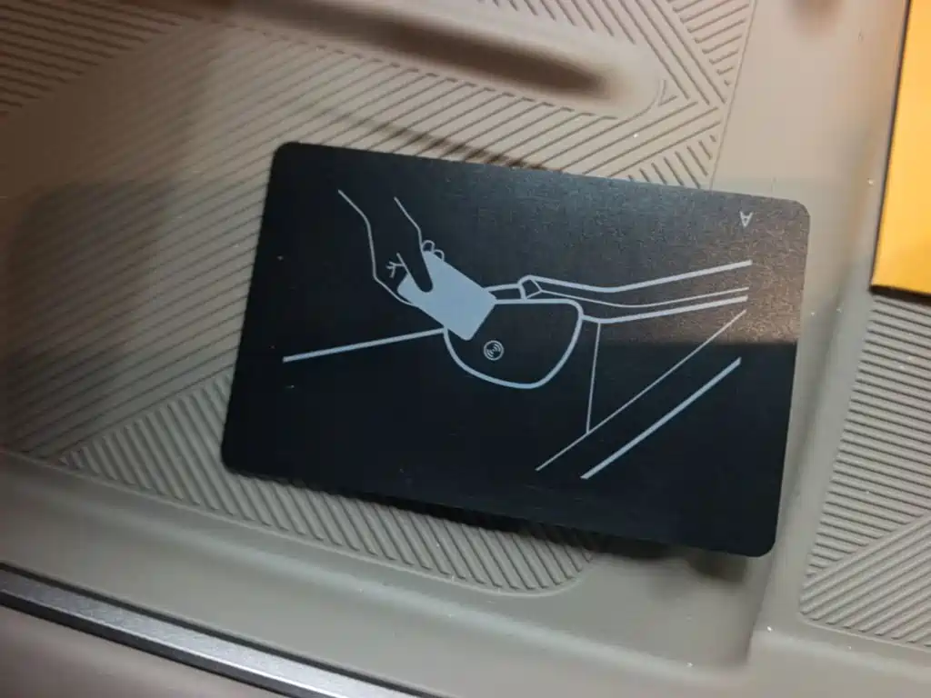 Фото 9 - Li Auto i6