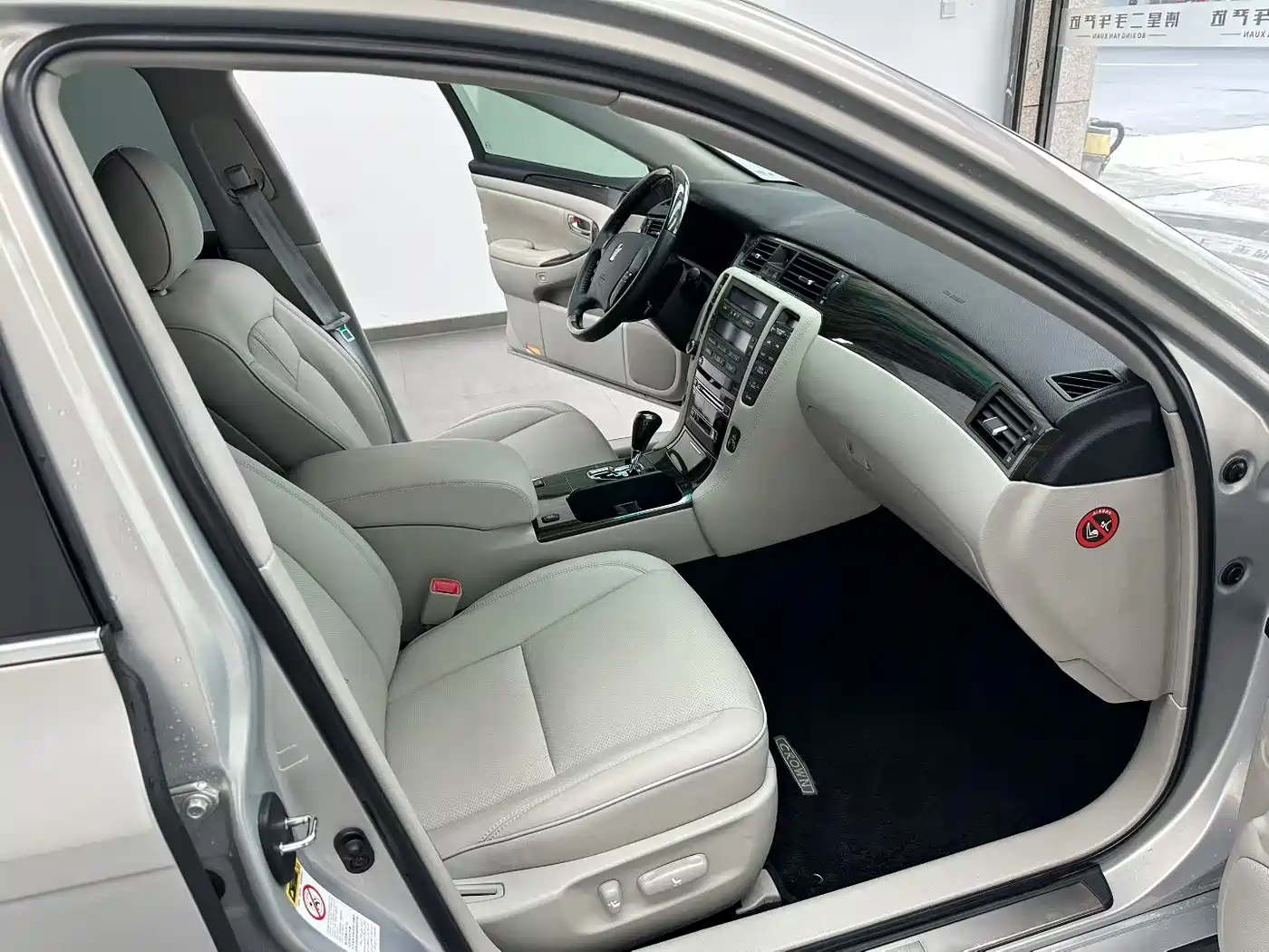 Toyota Crown 2006 2.5L Royal Leather Edition фото 4