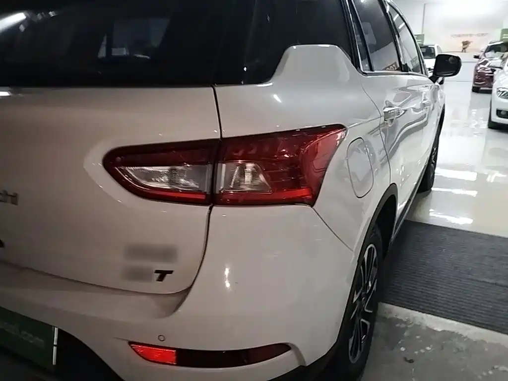 GAC Trumpchi Trumpchi GS4 2015 200T Manual Elite Edition фото 8