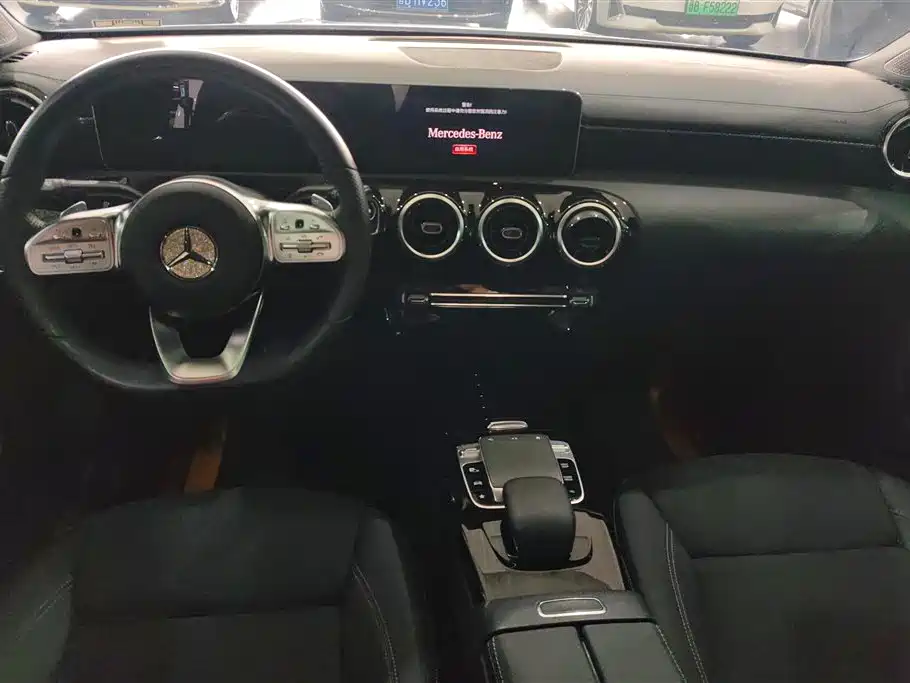 Mercedes-Benz A-Class 2019 A 200 L Sport Sedan фото 12