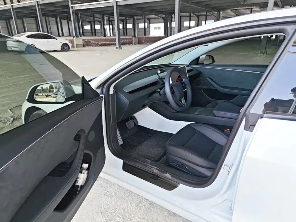 Tesla Model 3 2026 2025 Model Year Facelift Long Range All-Wheel Drive