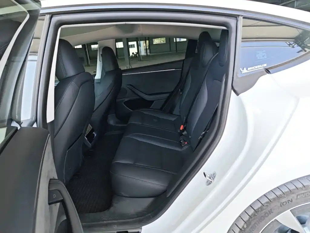 Tesla Model 3 2026 2025 Model Year Facelift Long Range All-Wheel Drive
