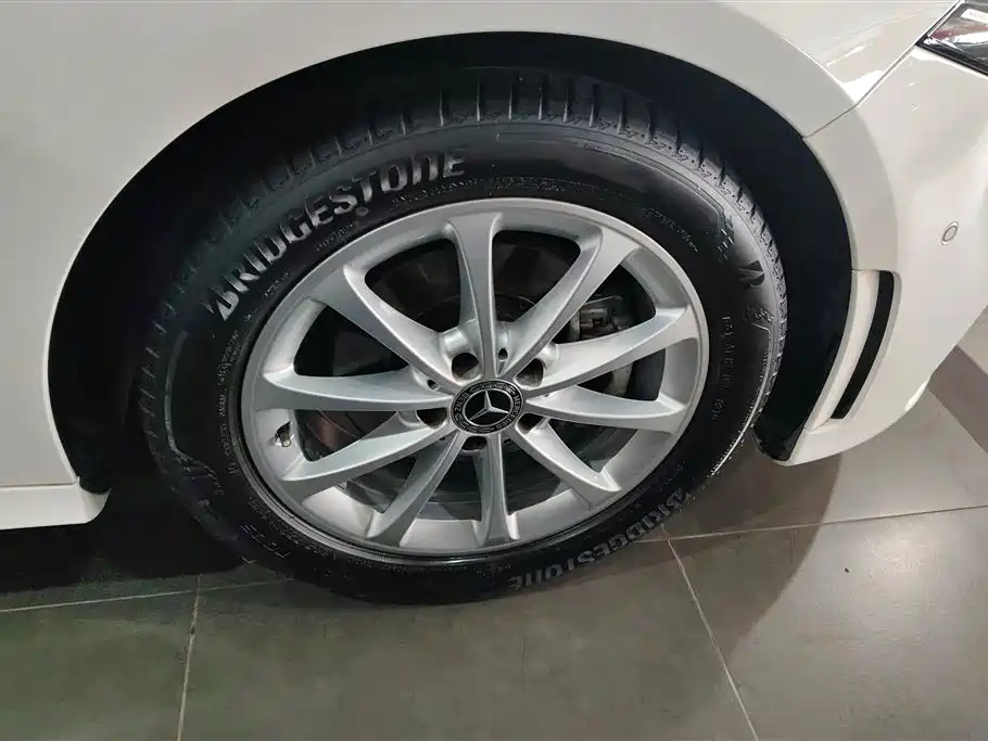 Mercedes-Benz A-Class 2019 A 200 L Sport Sedan фото 6