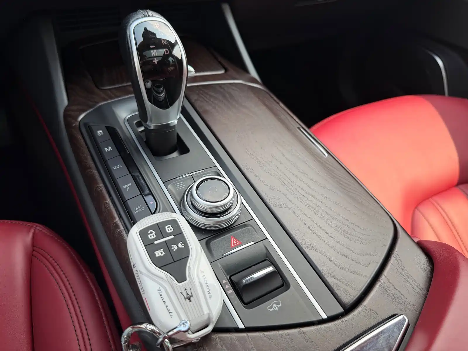 Фото 12 - Maserati Levante