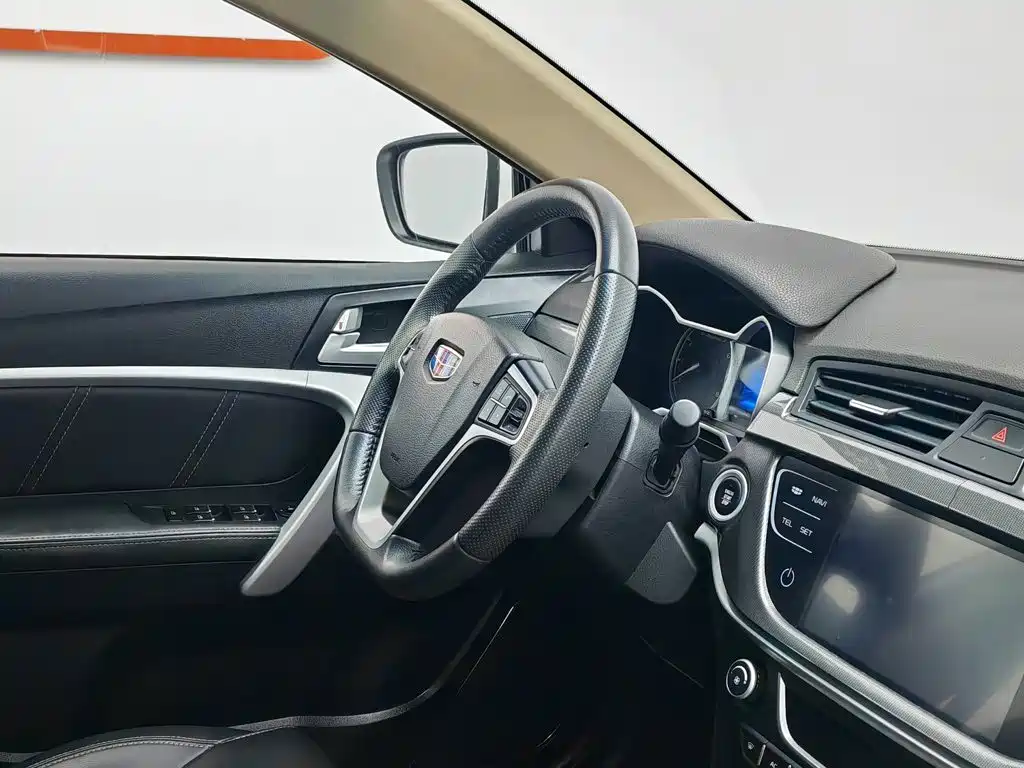 Фото 22 - Geely Emgrand