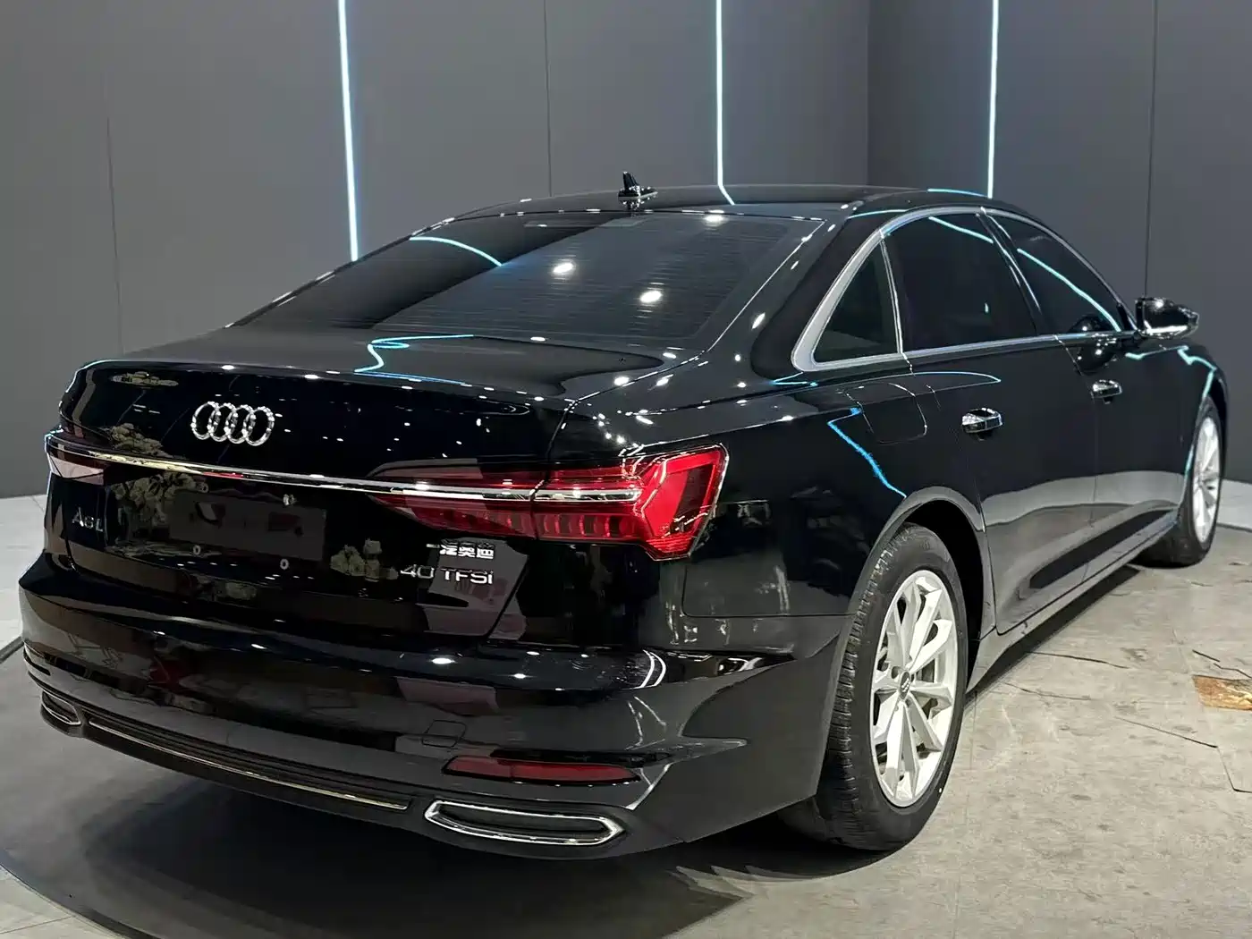 Фото 7 - Audi A6L