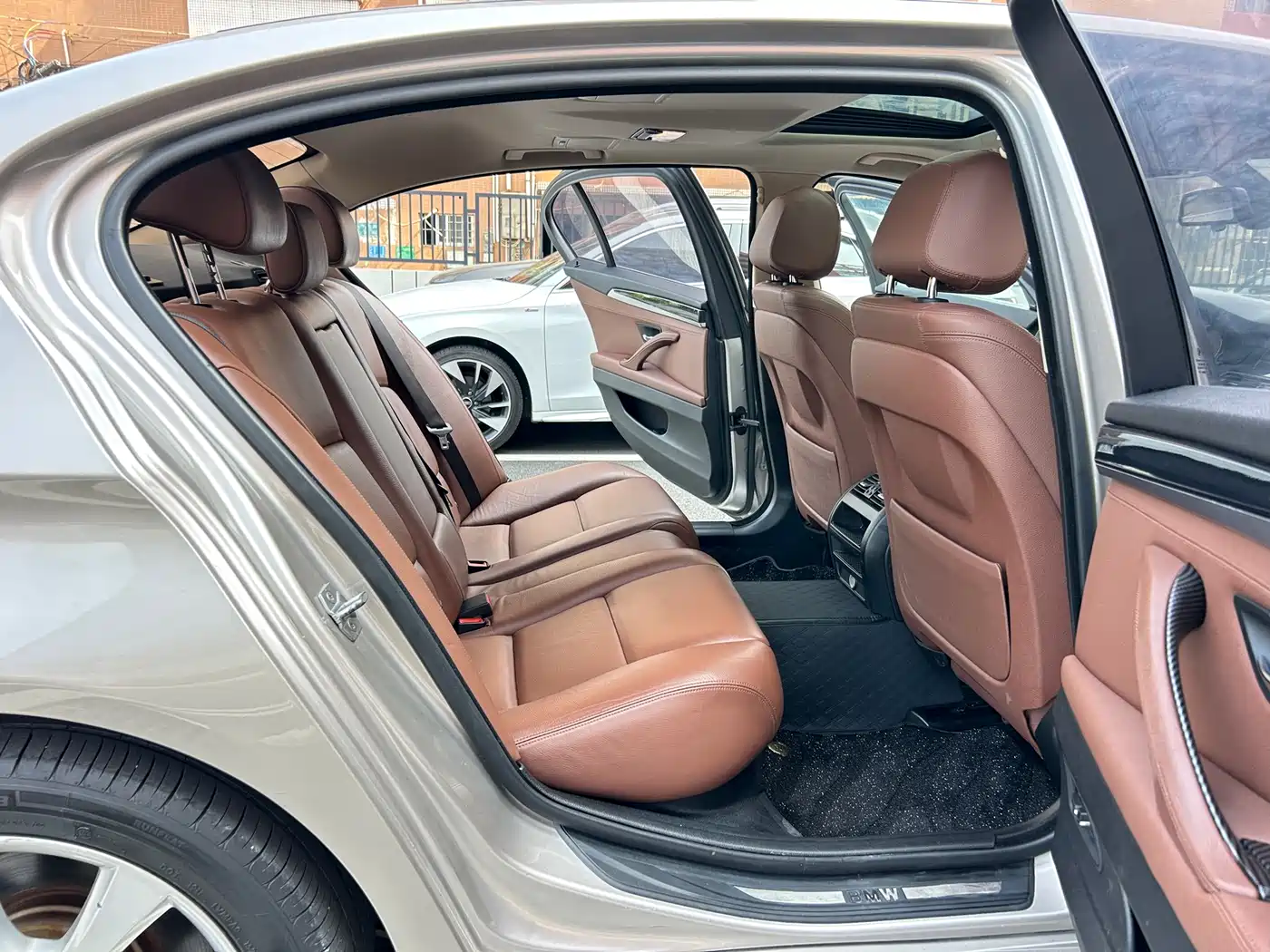 BMW 5 Series 2017 520Li Classic Edition фото 7