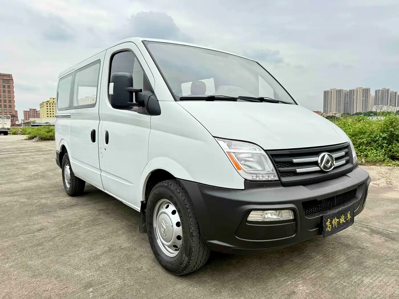 SAIC Maxus Xintu V80 2019 2.0T Plus 6MT Aoyun Short Wheelbase Ultra-low Roof 5/6-seater фото 3