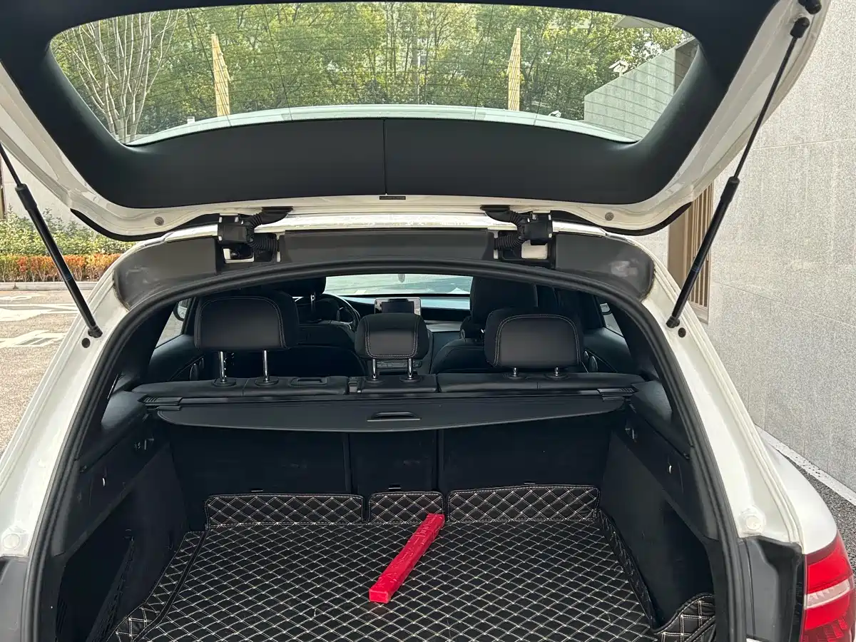 Mercedes-Benz GLC 2019 Facelift GLC 300 L 4MATIC Dynamic фото 17
