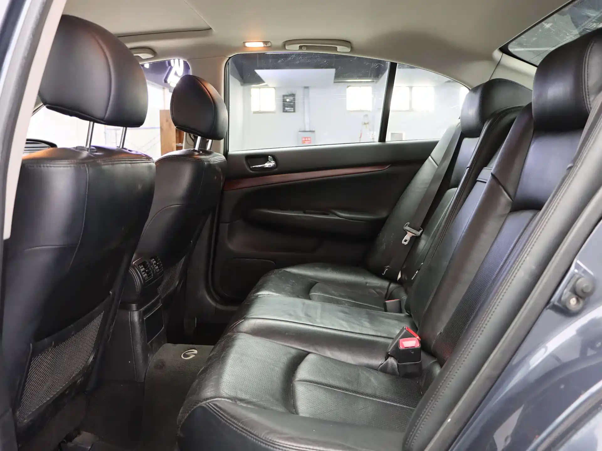 Photo 27 - Infiniti G Series