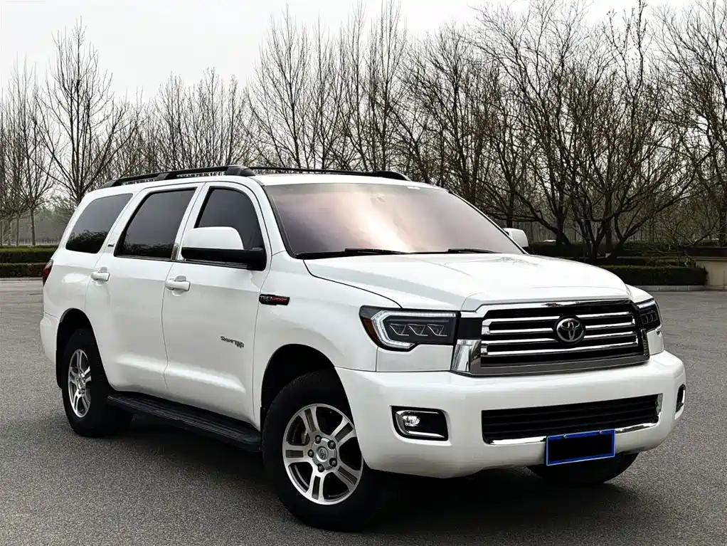Toyota Sequoia 2010 5.7 Platinum Edition фото 2