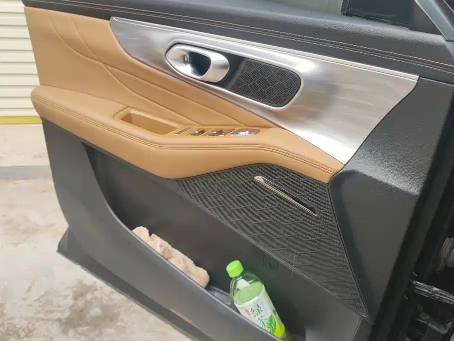 صورة 7 - GAC Trumpchi GS8