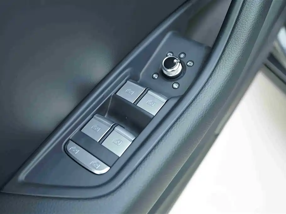 Audi A4L 2024 40 TFSI Fashion Dynamic фото 11