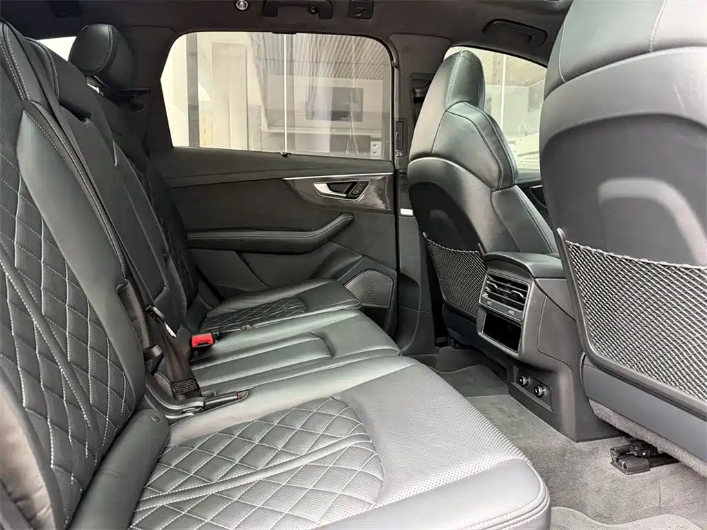 Audi SQ7 2024 2024 4.0 TFSI Dark Knight Edition