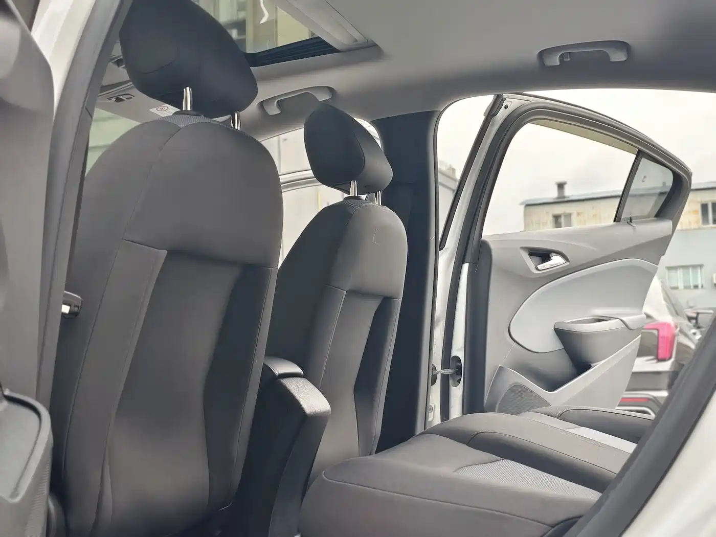 Chevrolet Cruze 2018 2018 320 Automatic Pioneer Sunroof Edition