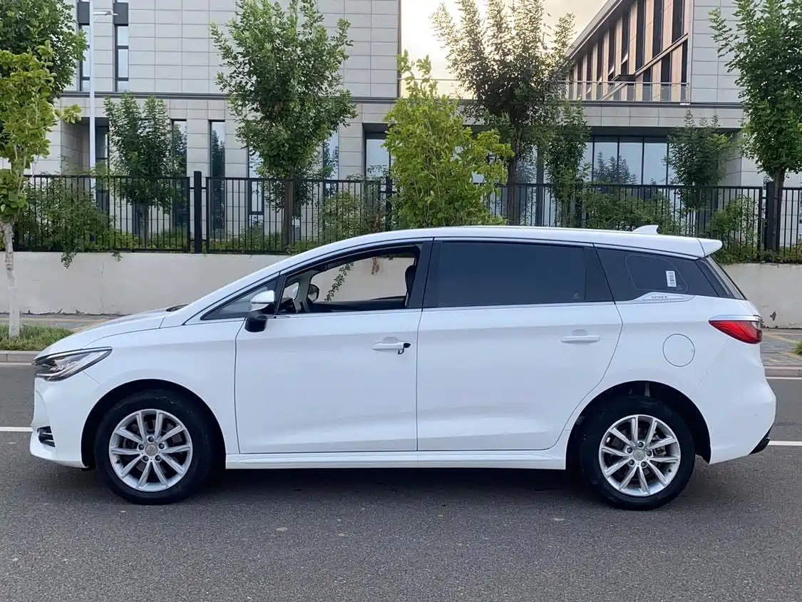 BYD Song MAX 2019 1.5T Manual Smart Connection Rui Yi 7-seater China V фото 7